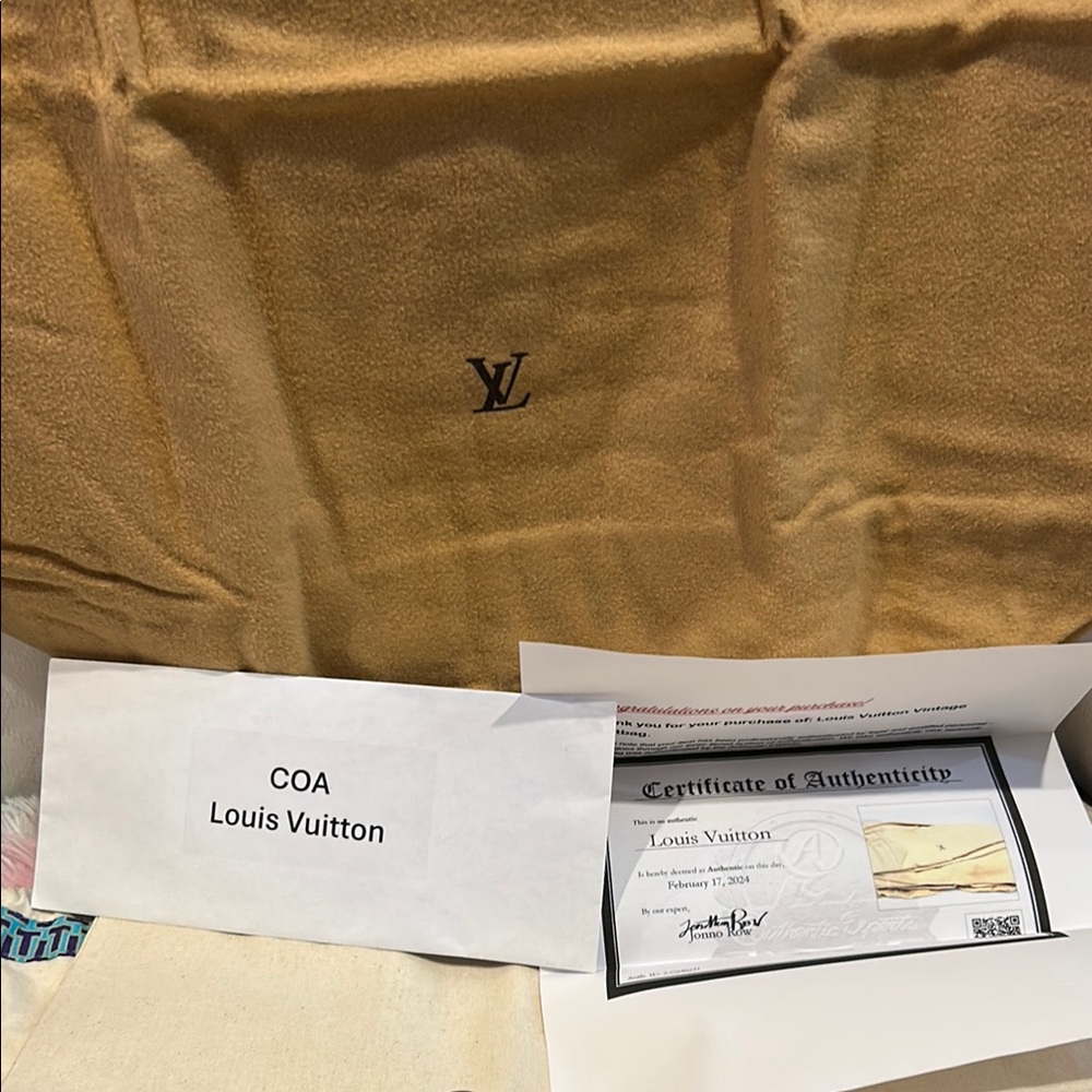 Louis Vuitton Tan Dust bag with COA , Salvatore Ferragamo and Tory Burch DB - Picture 2 of 14